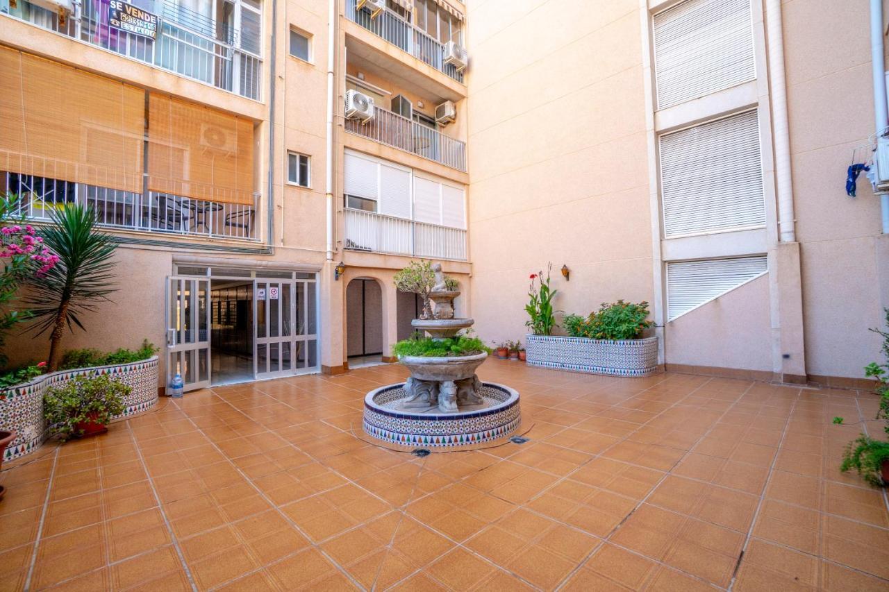 Amarillo Soleado Lejlighed Torrevieja Eksteriør billede